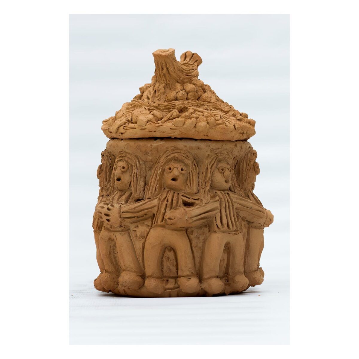 Pote com tampa "Colheita de uva" l Odon Nogueira